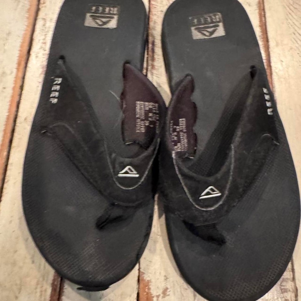Reef Fanning Black Flip Flops Mens Size 7 Bottle Opener Sandals J-19 CLC